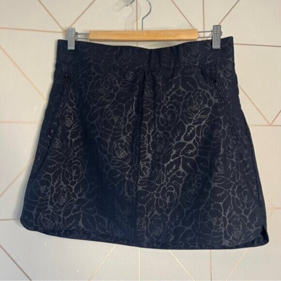 Orvis Embossed Pull On Skort - Picture 2 of 10
